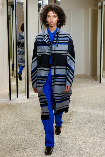 Look 17